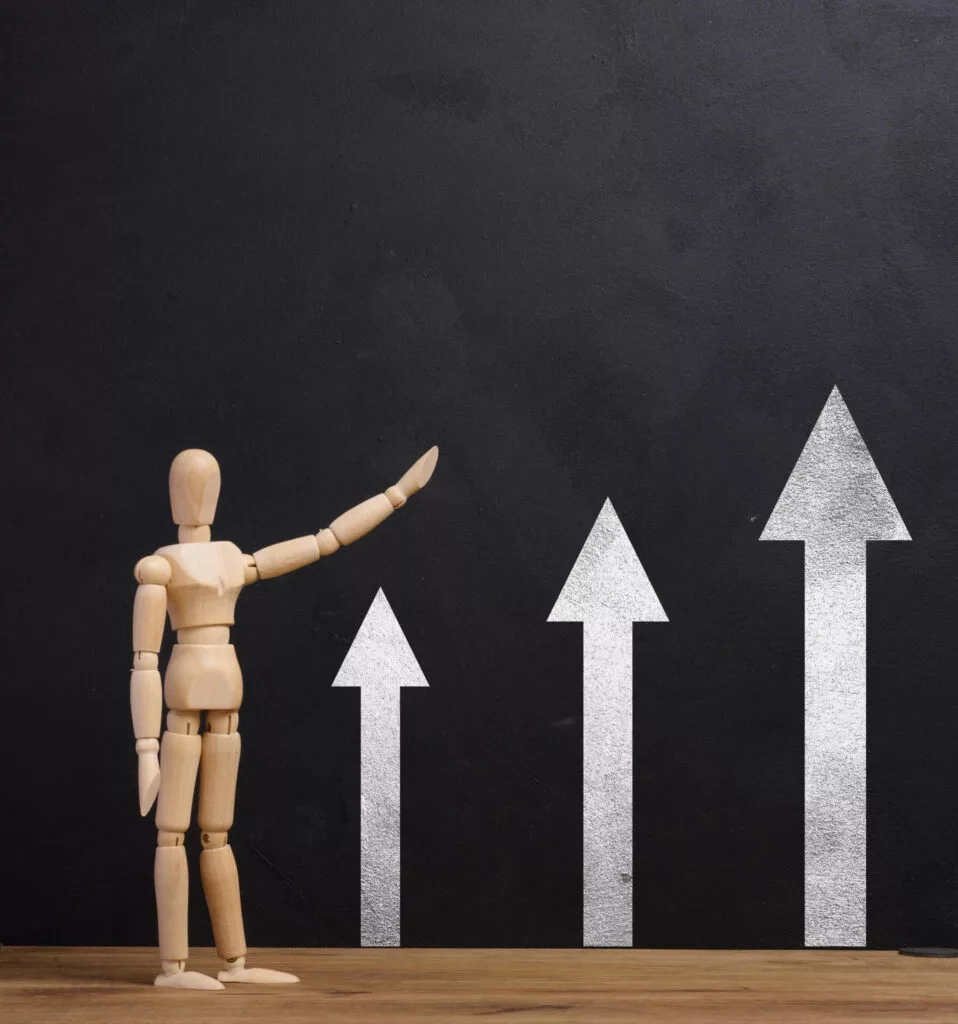 wooden mannequin with 3 arrows 1909321 1 wooden mannequin with 3 arrows 1909321 1